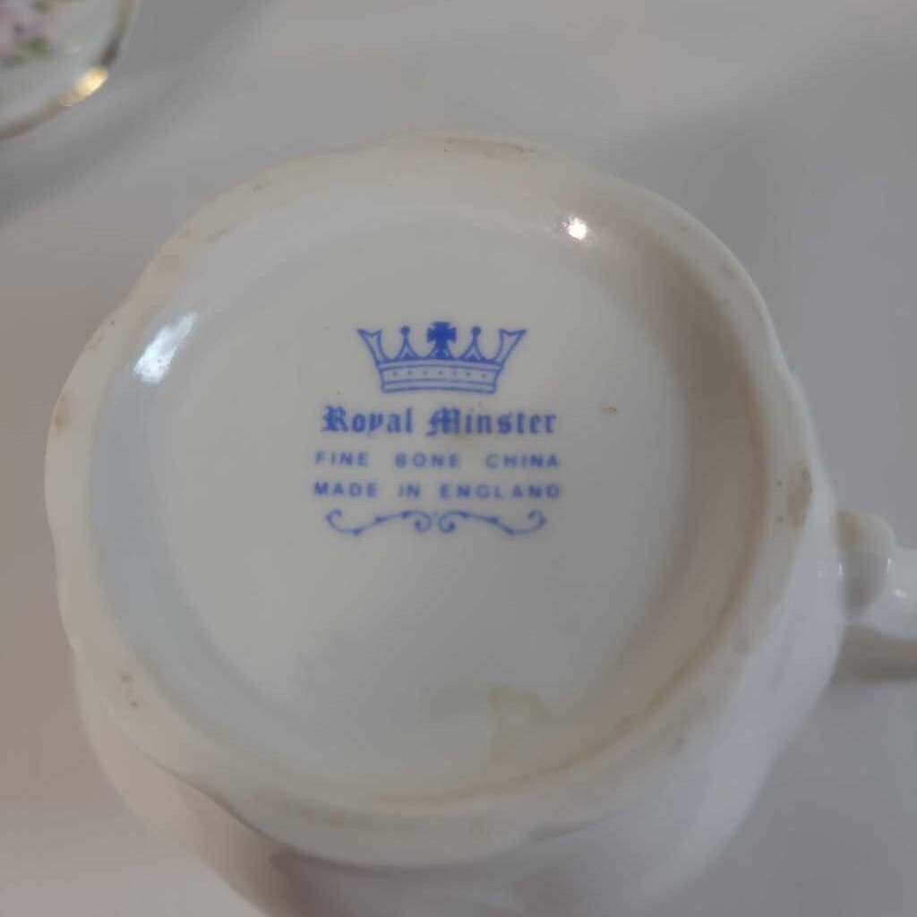 S/6 ROYAL MINSTER TEACUPS