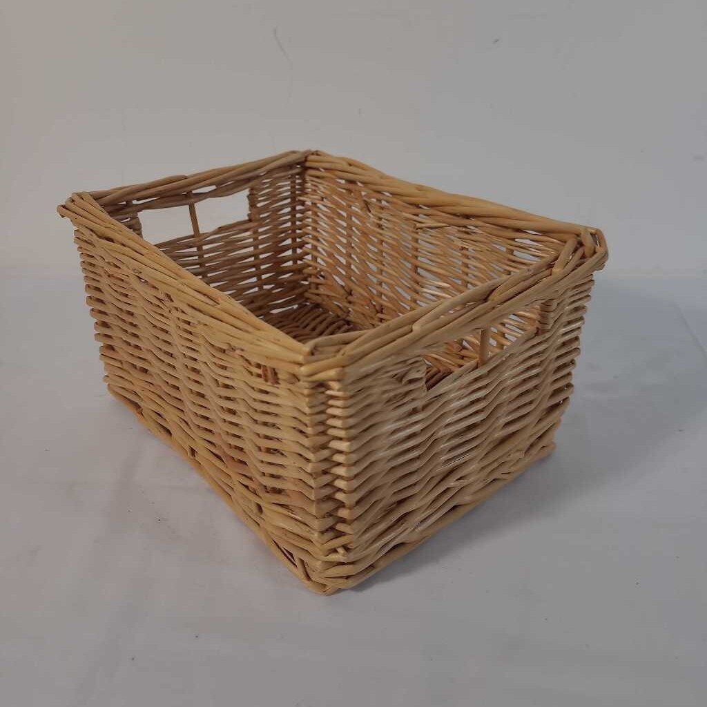 RECTANGULAR BASKET