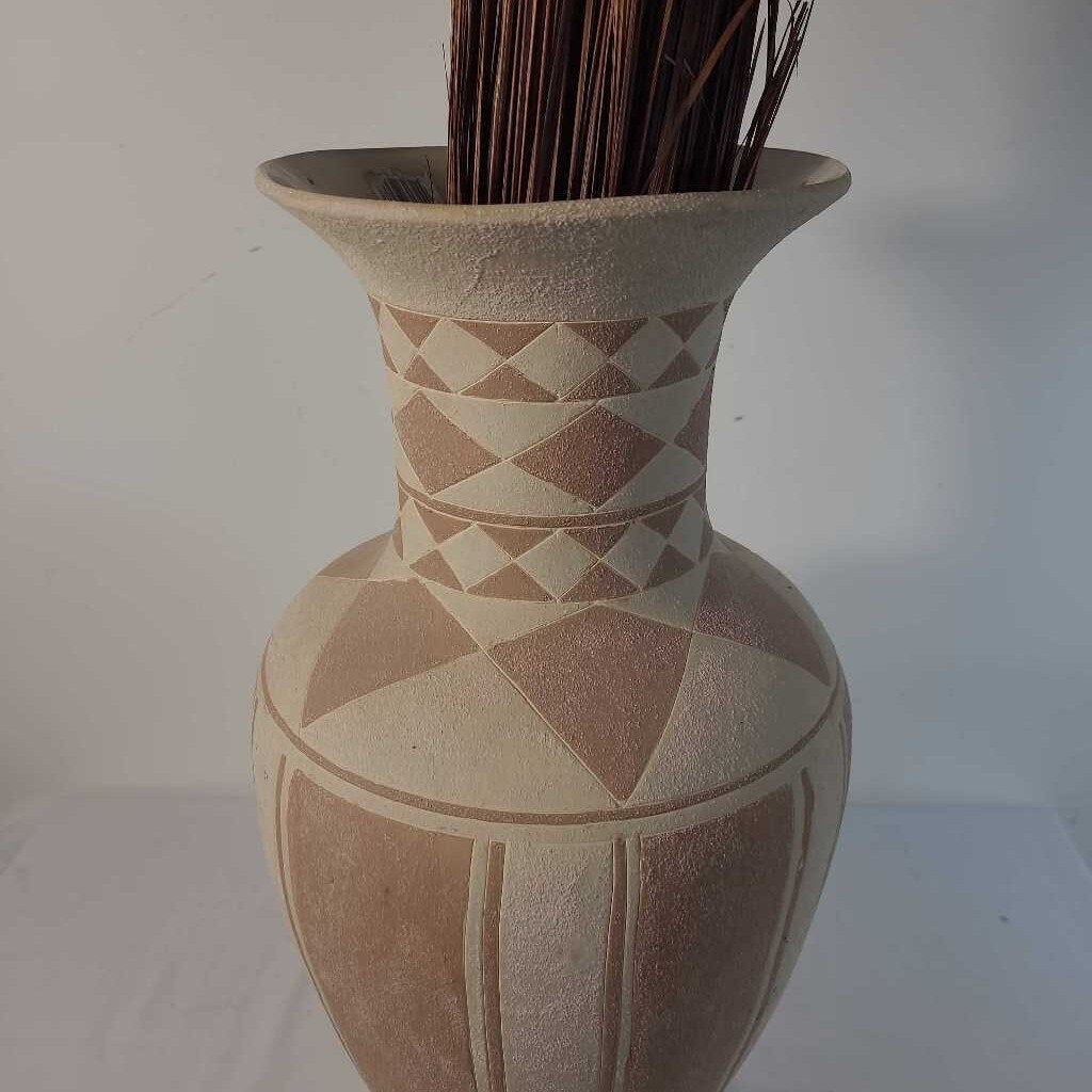 NEUTRAL TONE FLOOR VASE W/GRASSES