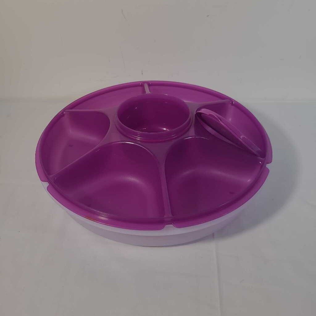 TUPPERWARE ROUND SERVING CENTER