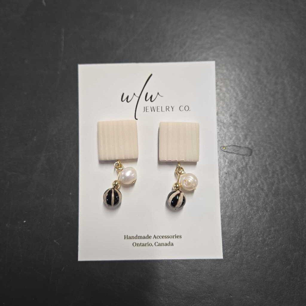BEAD & PEARL TEXTURED EARRING