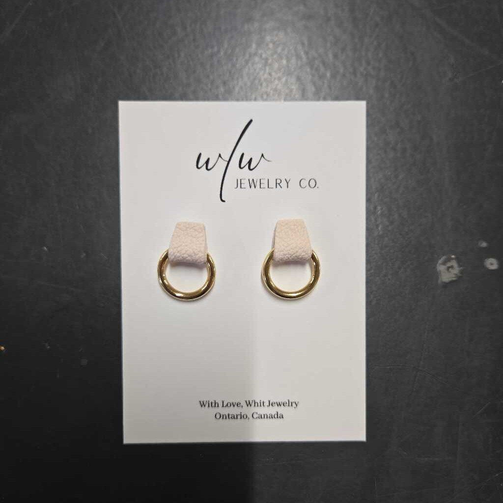 ASTRID TEXTURED STUD - CREAM