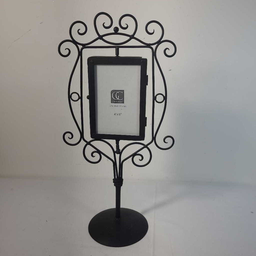 BLACK METAL PICTURE FRAME STAND