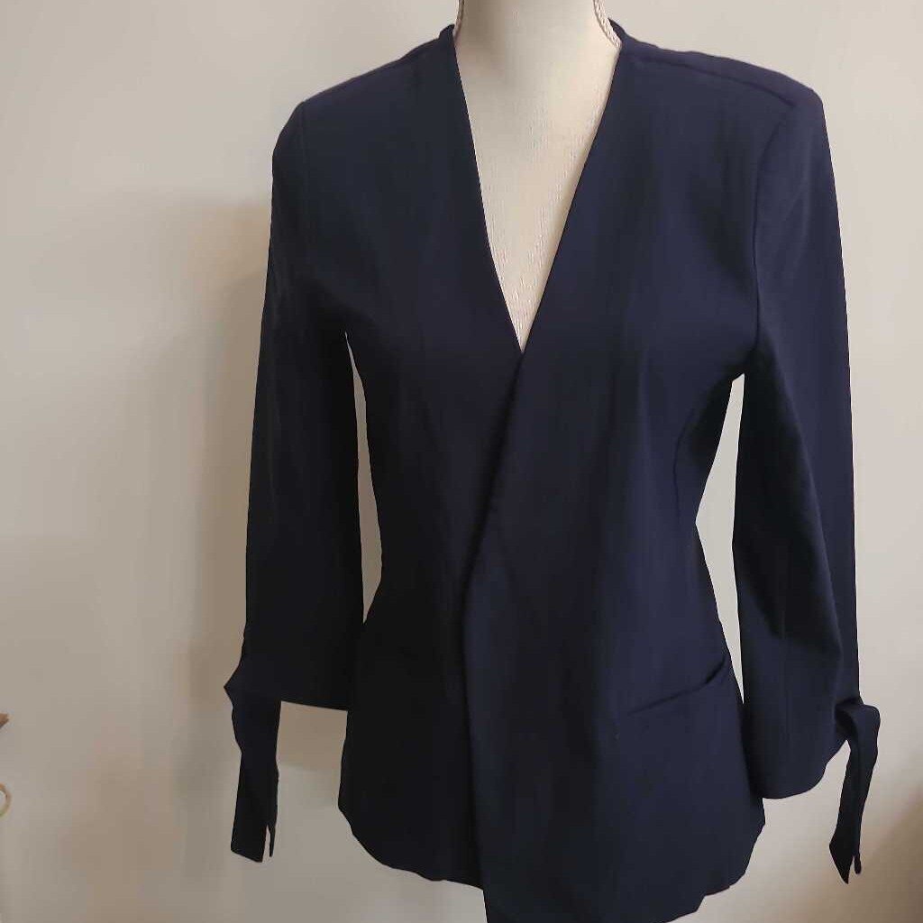 NAVY BLAZER