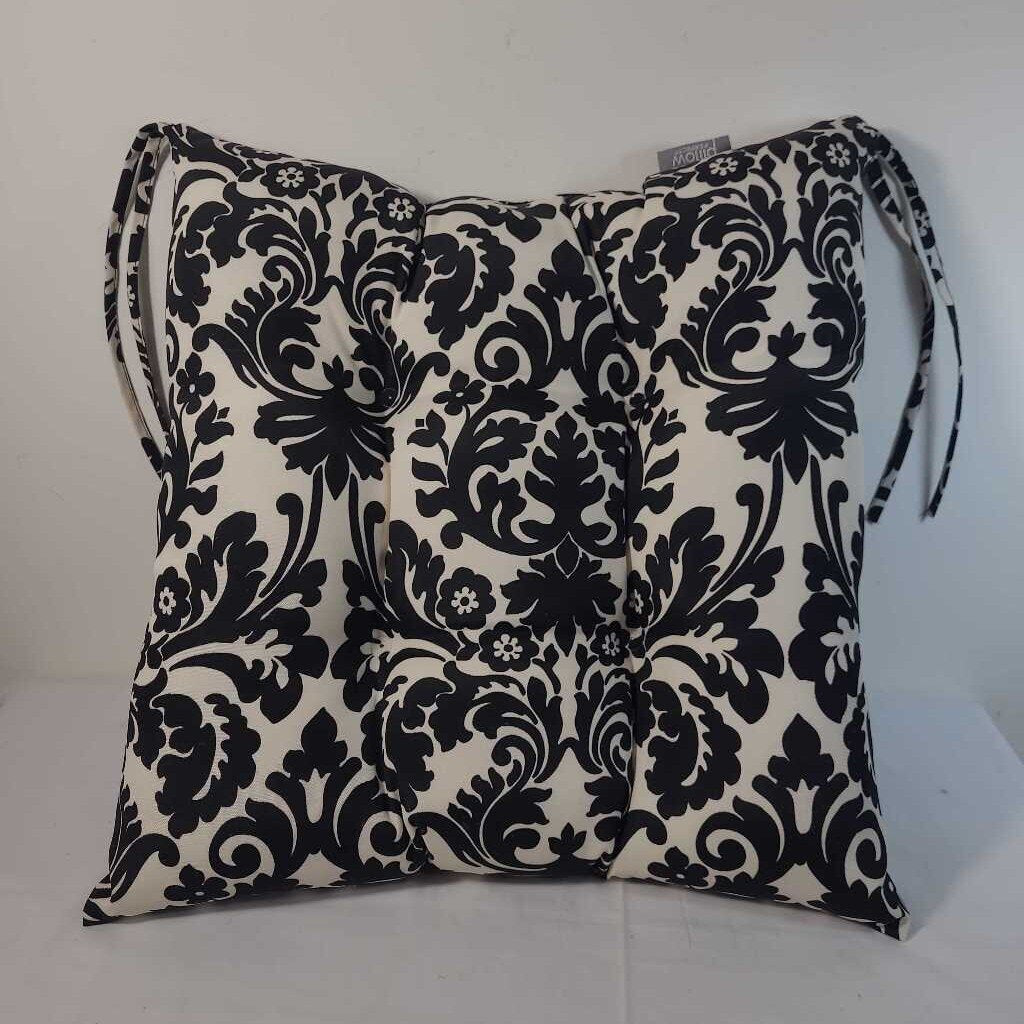 B&W OUTDOOR SEAT CUSION