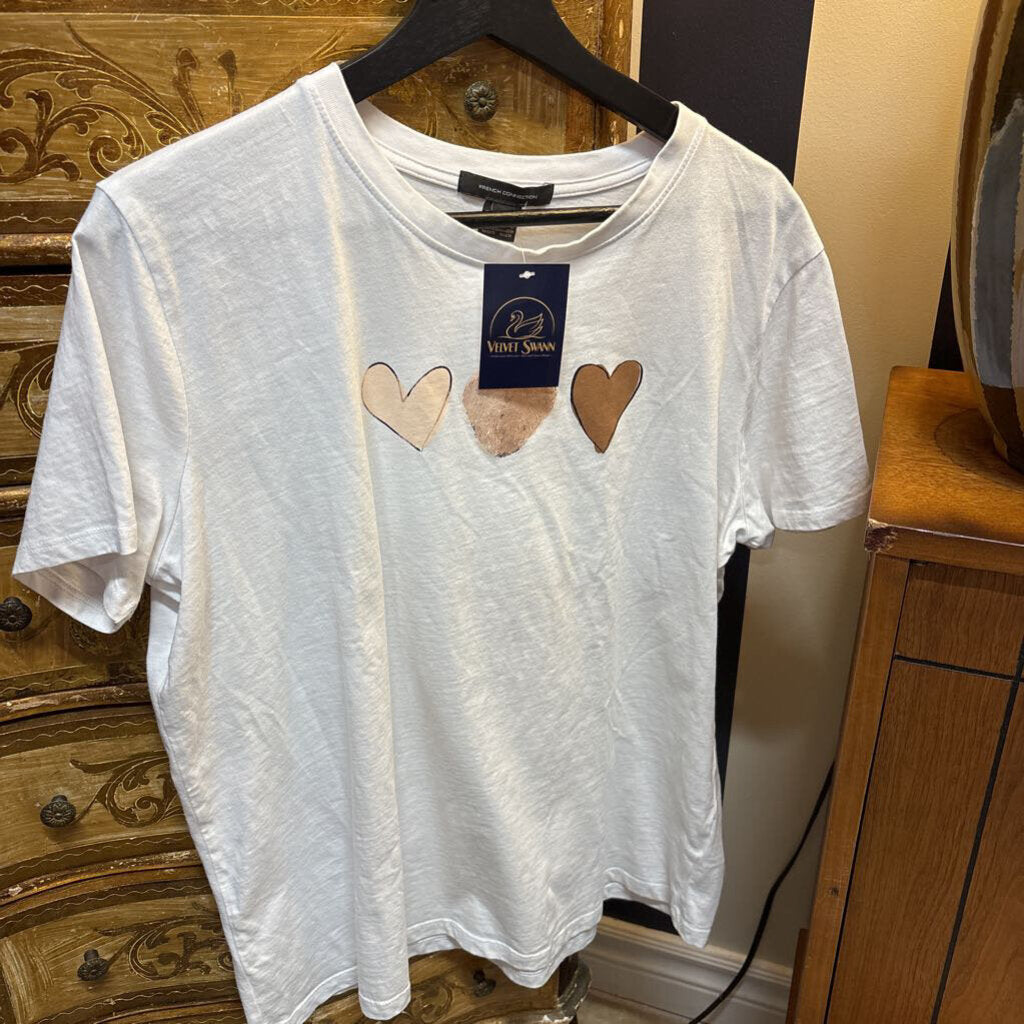 FRENCH CONNECTION WHITE TEE WITH TRIO OF HEARTS