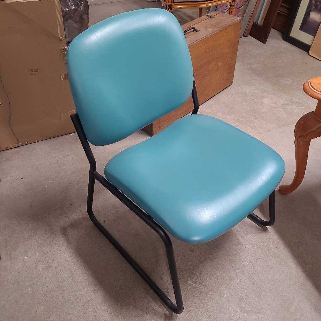 ARMLESS GREEN VINYL CHAIR