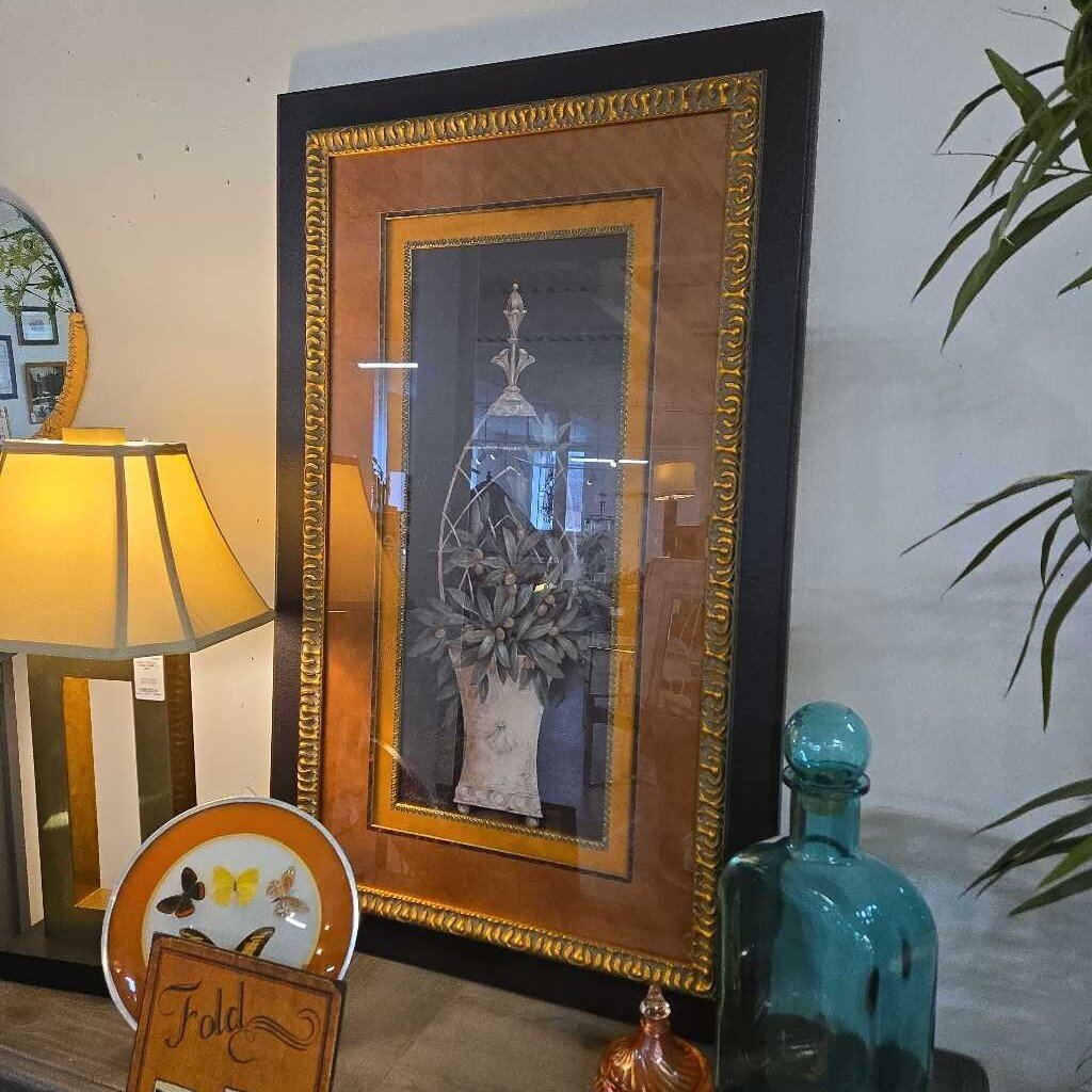 FRAMED TOPIARY PRINT