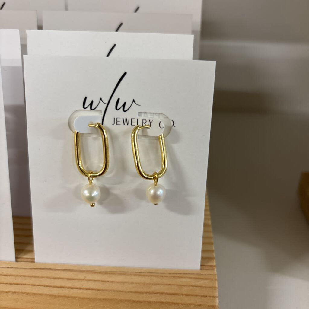 OVAL PEARL HOOPS