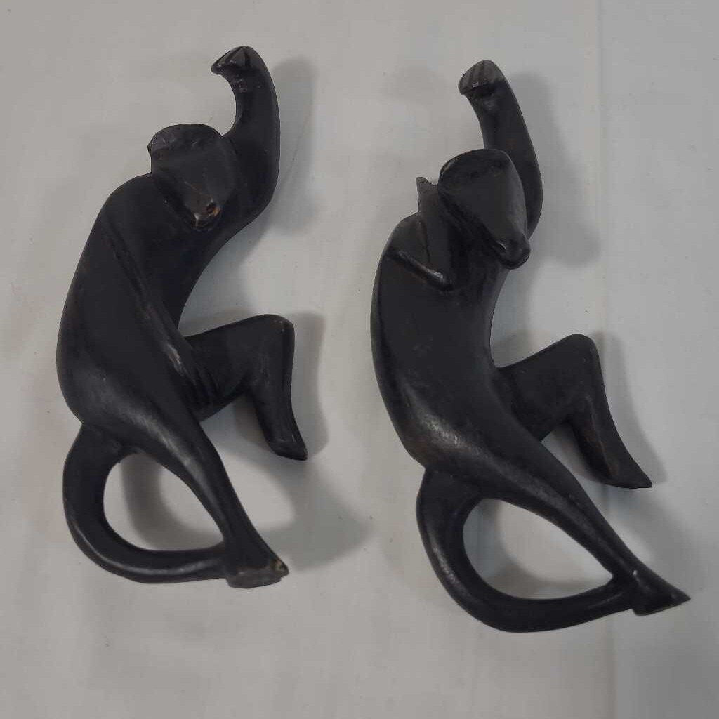 PR CARVED WOOD HANGING MONKEYS