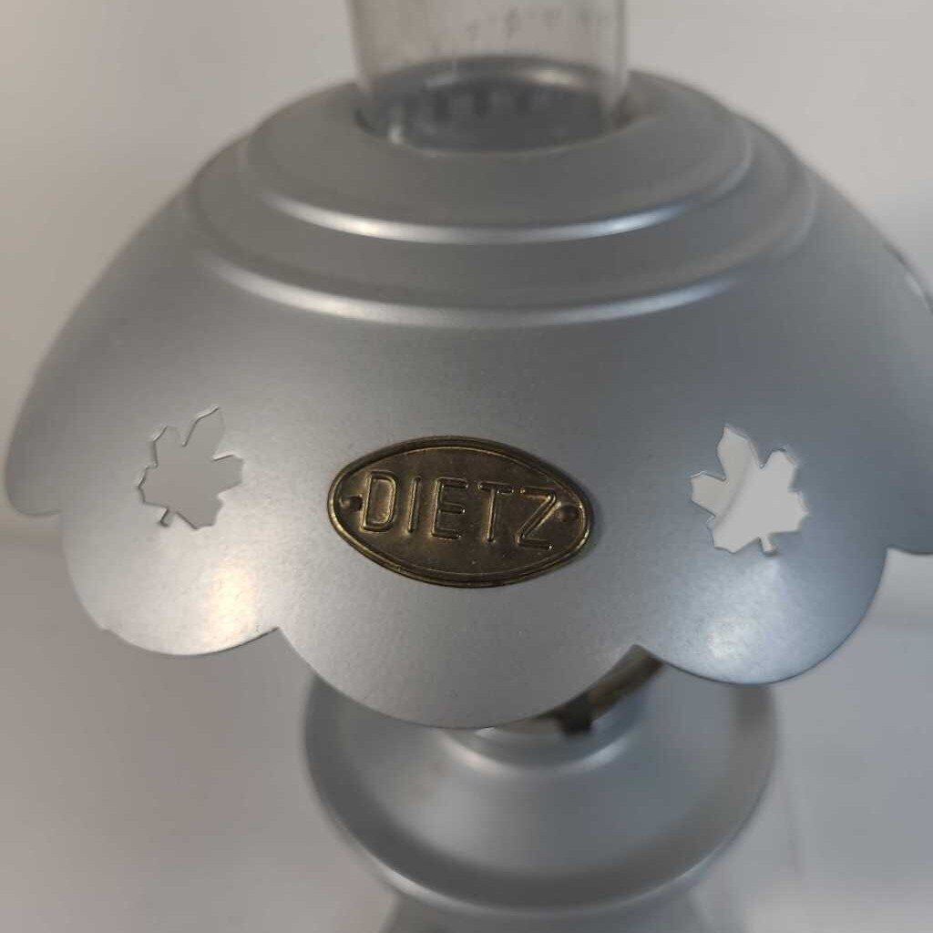 VTG DIETZ CANADIAN MAPLE LEAF OIL LAMP