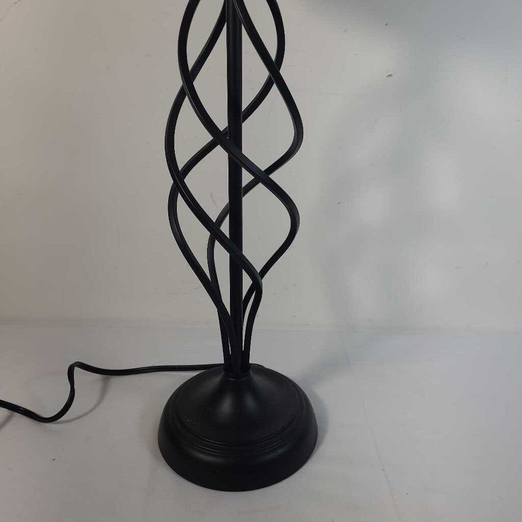 BLACK METAL LAMP W/ SHADE