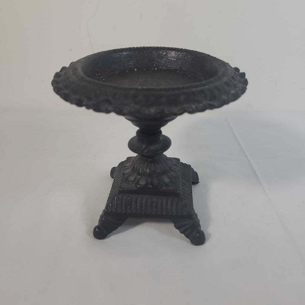 CAST IRON CANDLE HOLDER