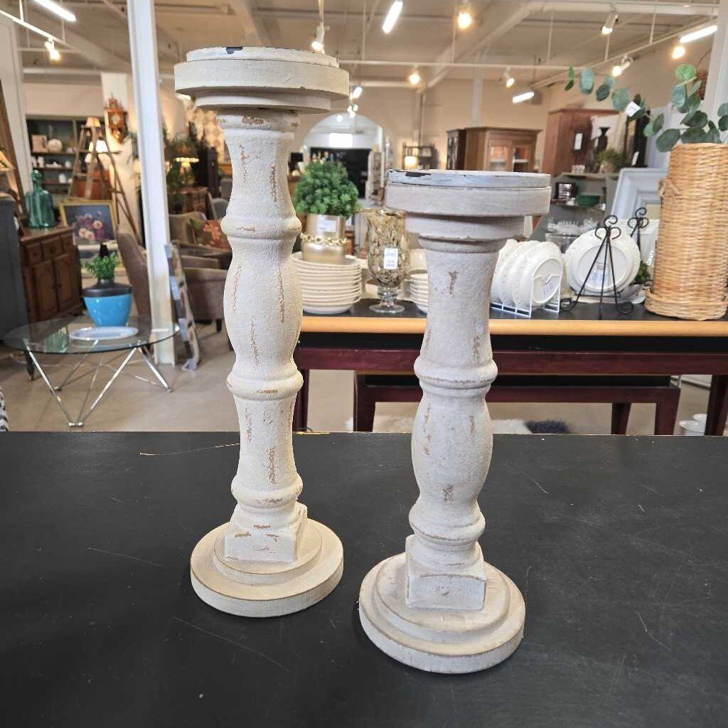 PR IDSTRESSED CANDLE HOLDERS
