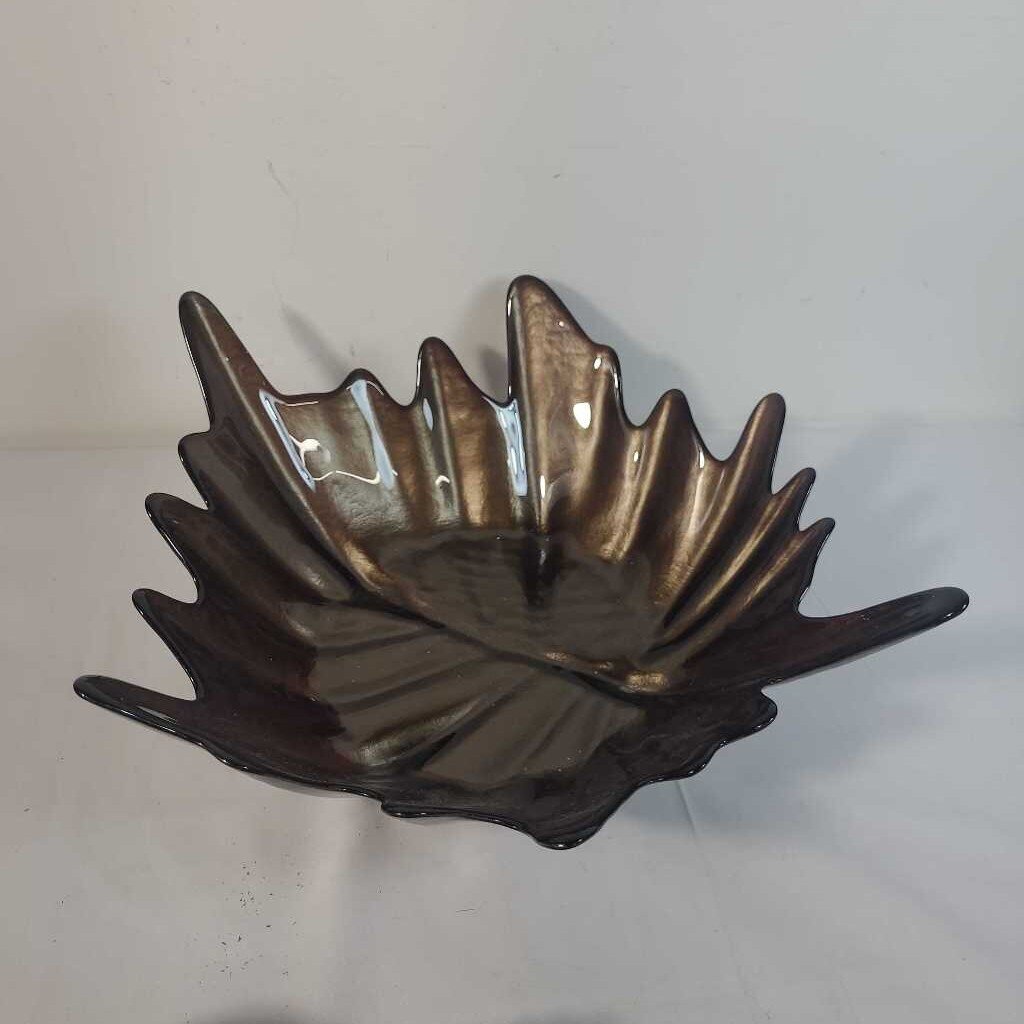 BROWN GLASS LEAF BOWL