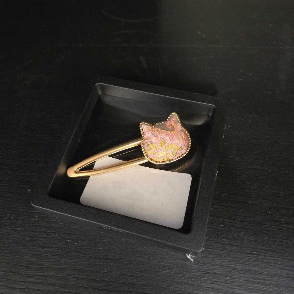 Cat hair pin