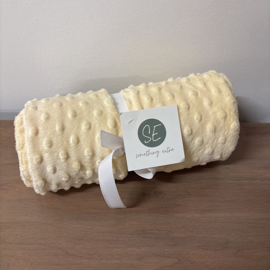 DIMPLE MINKY BABY BLANKET IN PALE YELLOW 30"X 40"