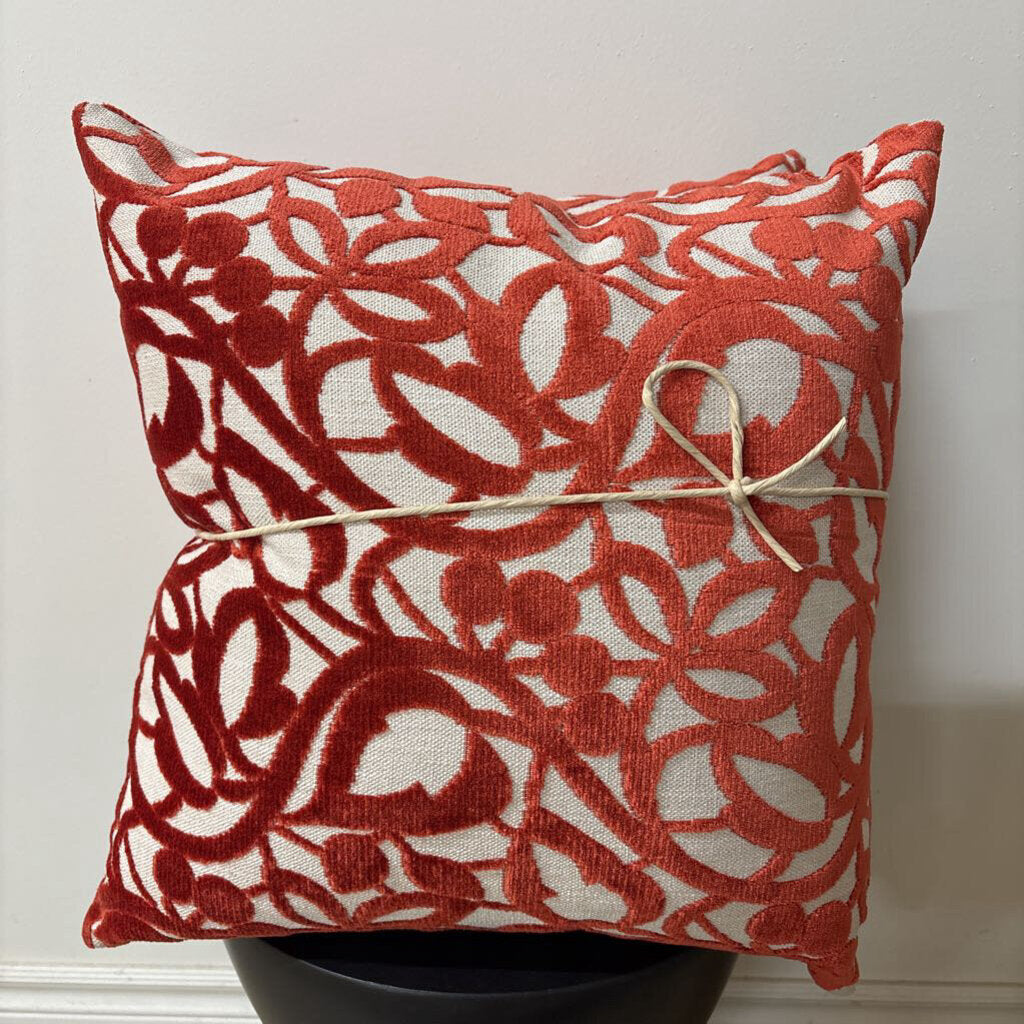 CHEALSEY - RED 22"X 22" FEATHER INSERT, PRICE FOR 2