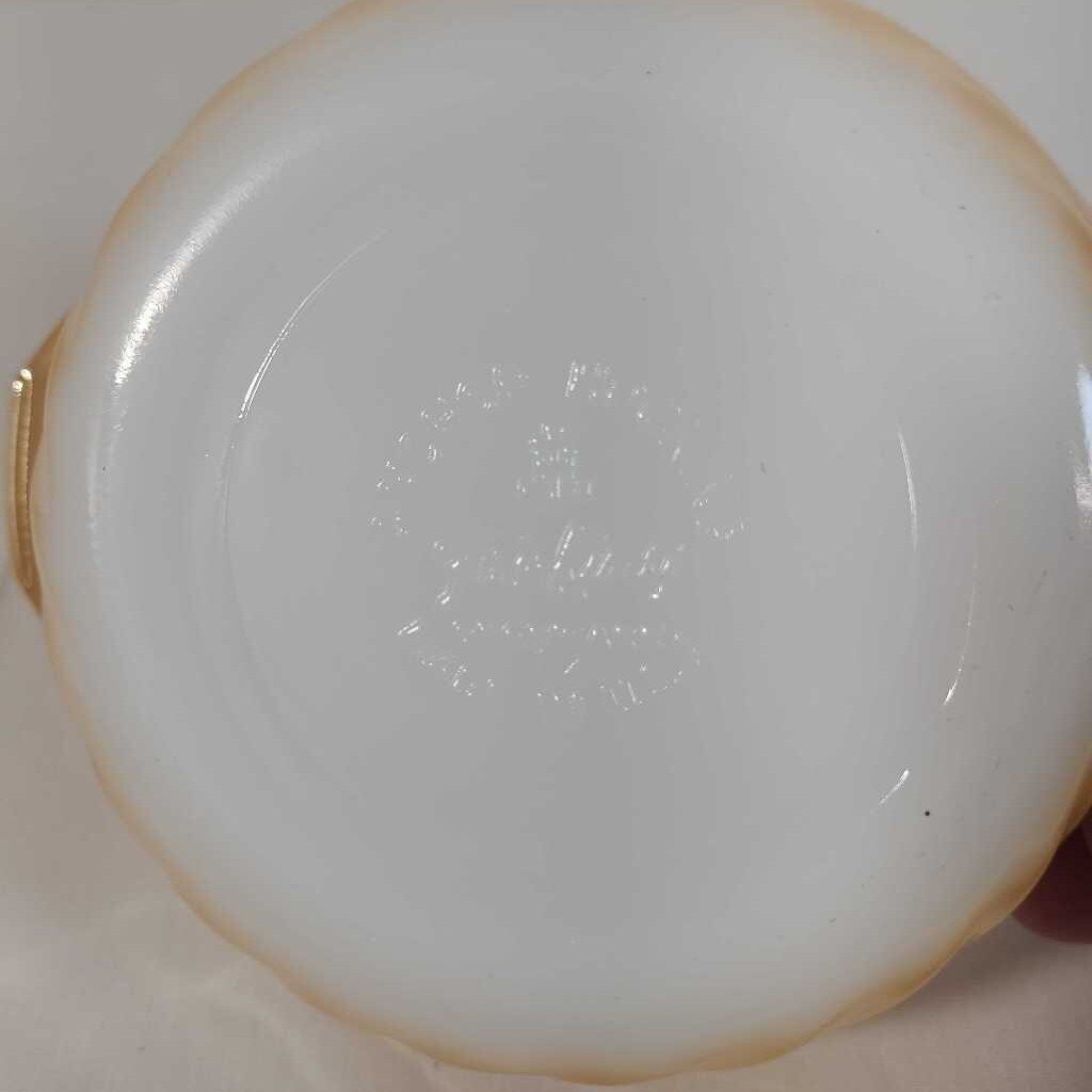 ANCHOR HOCKING FIRE-KING PEACH LUSTER CASSEROLE DISH