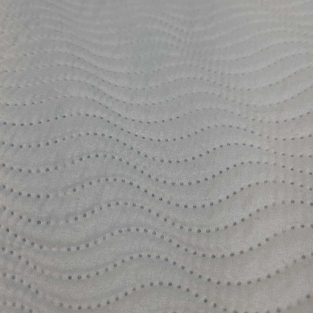 GREY COVERLET