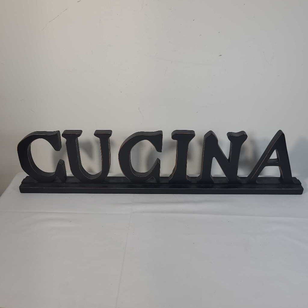 GUCINA WOOD SIGN