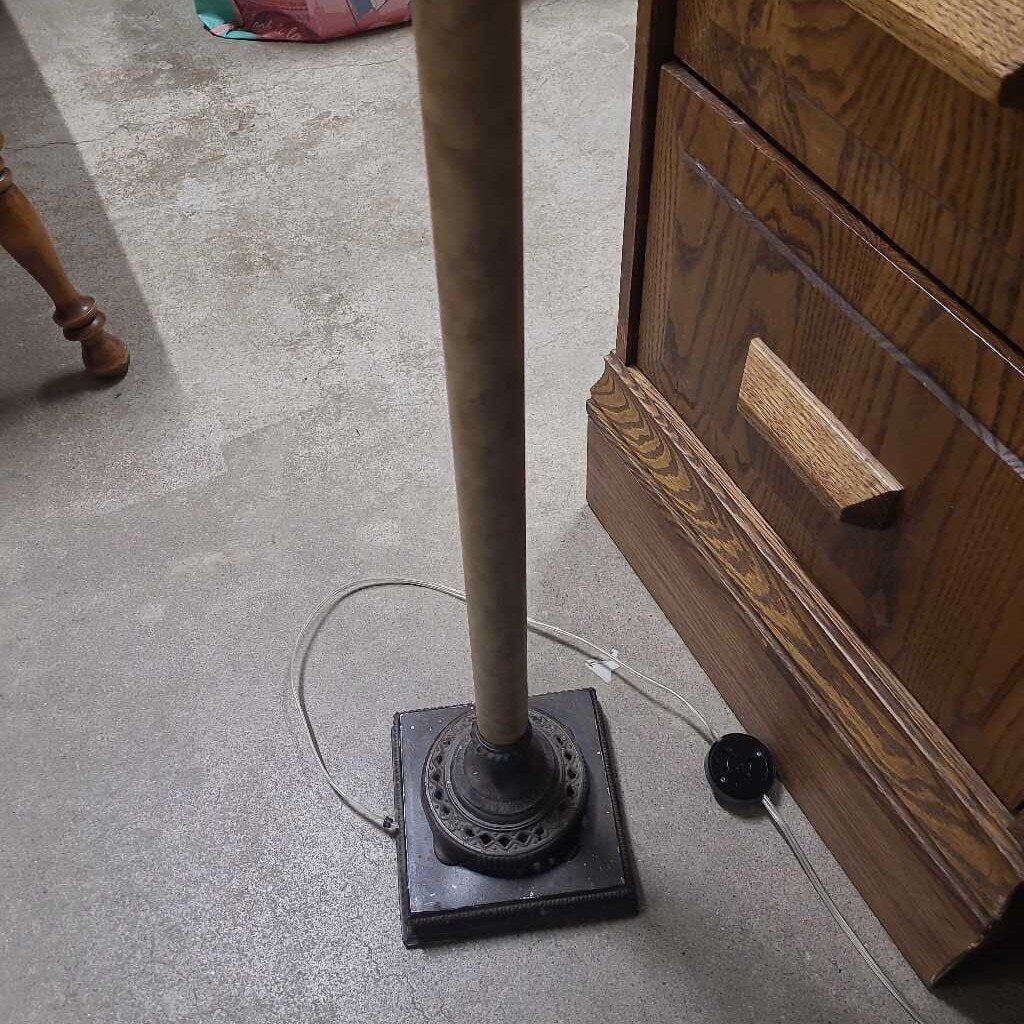 VTG CANDLE STICK STYLE FLOOR LAMP