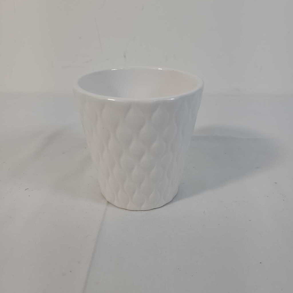 SM WHITE CERAMIC POT