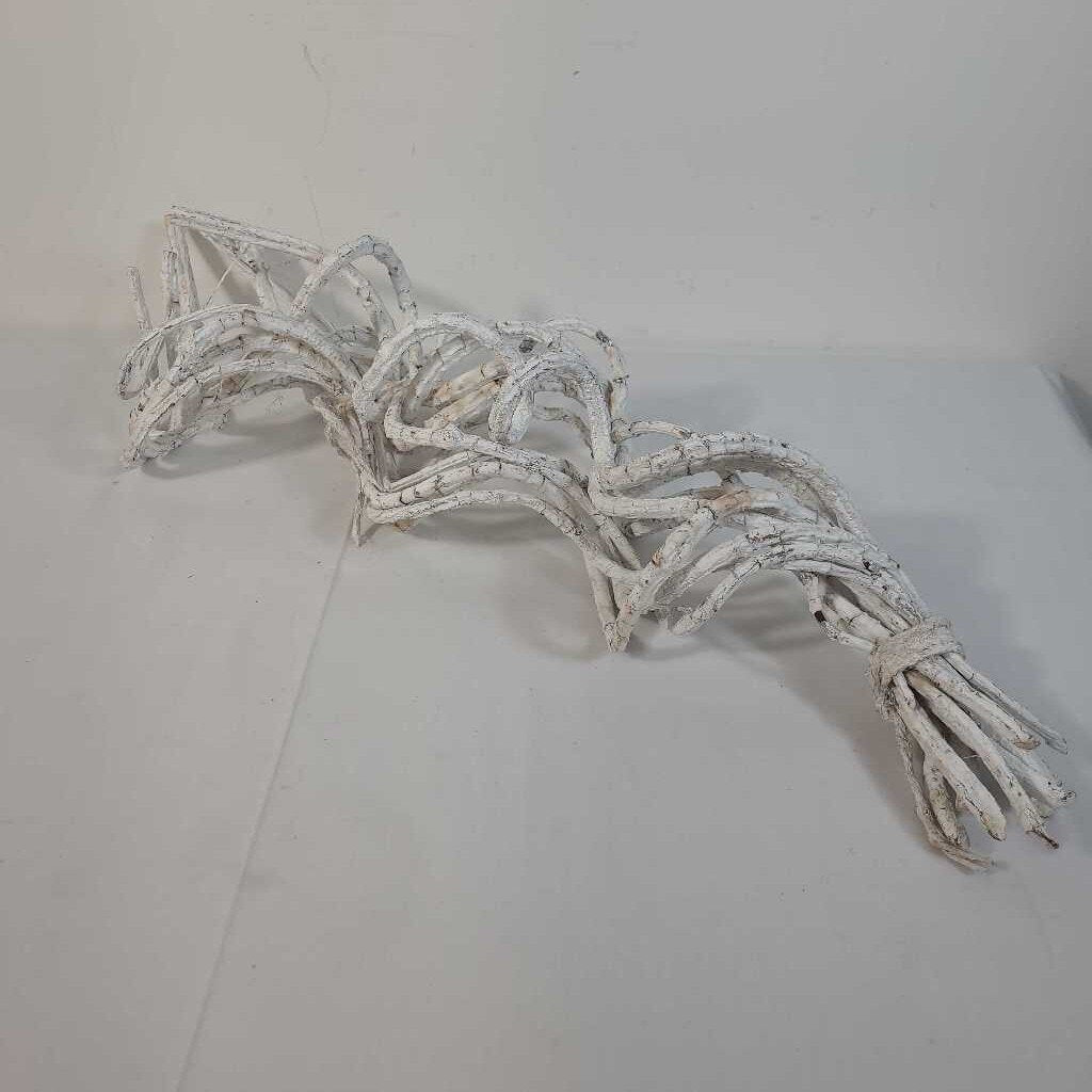 WHITE CURLY STICK BUNCH
