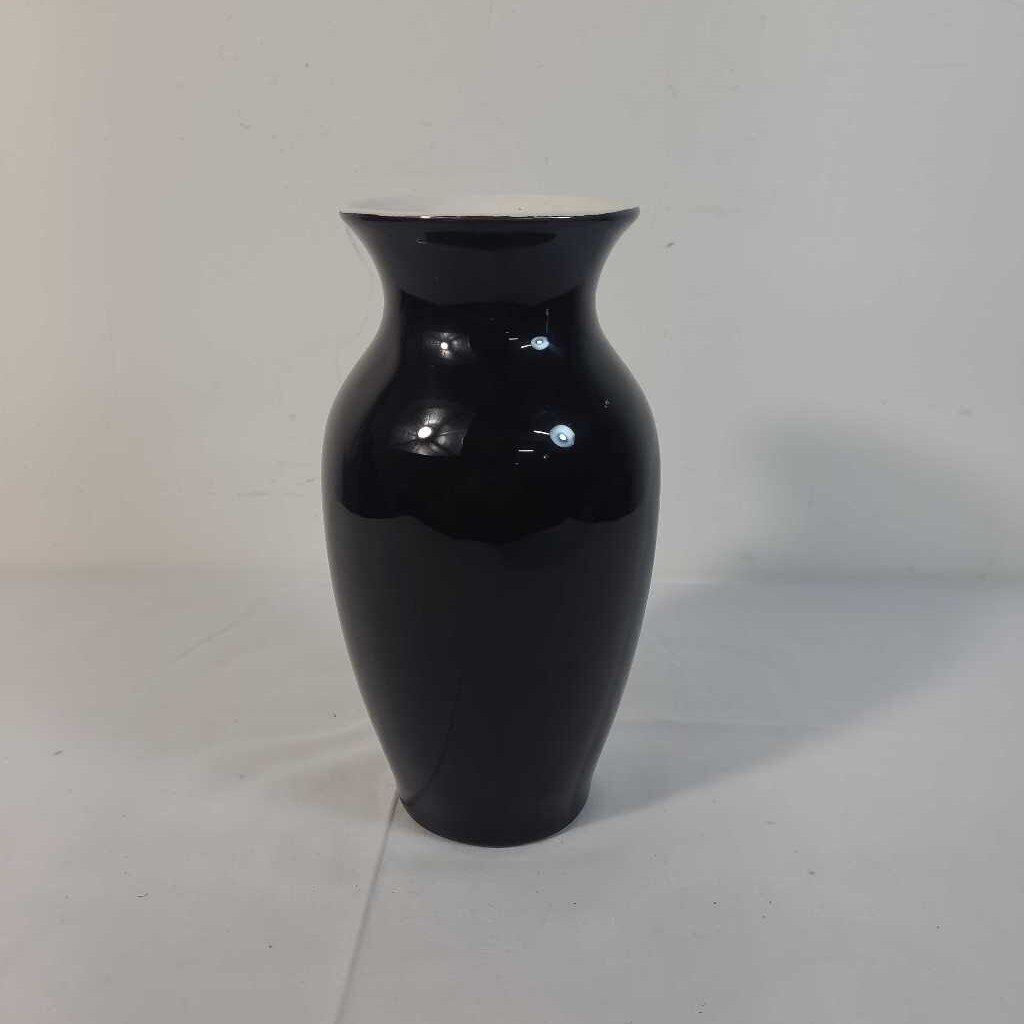 BLACK CERAMIC VASE