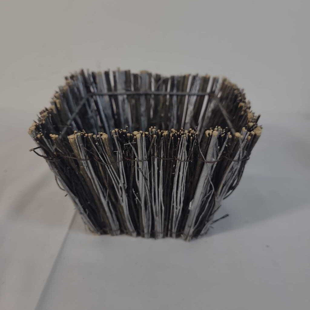 SQ STICK BASKET