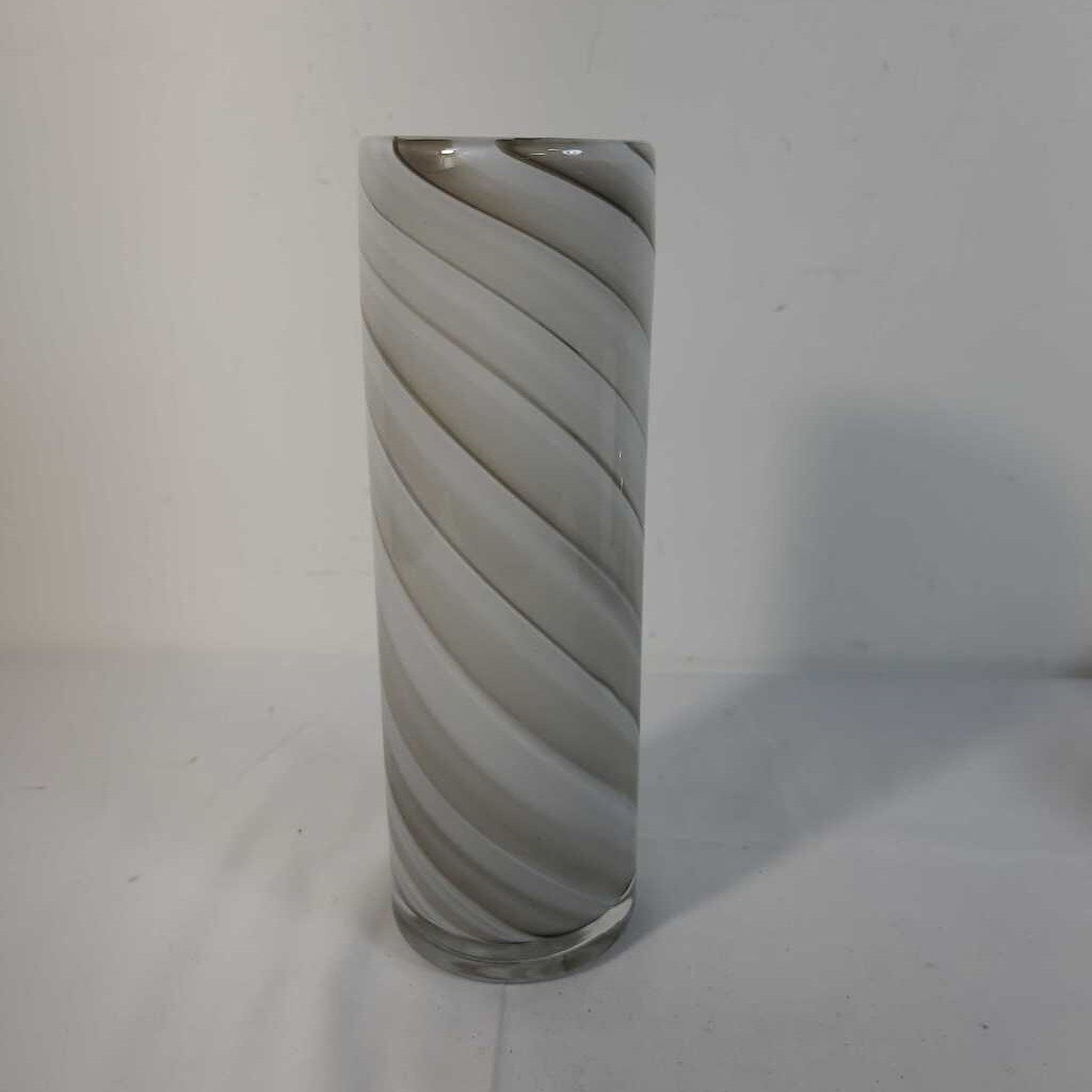 TWO TONE HAND BLOWN GLASS VASE