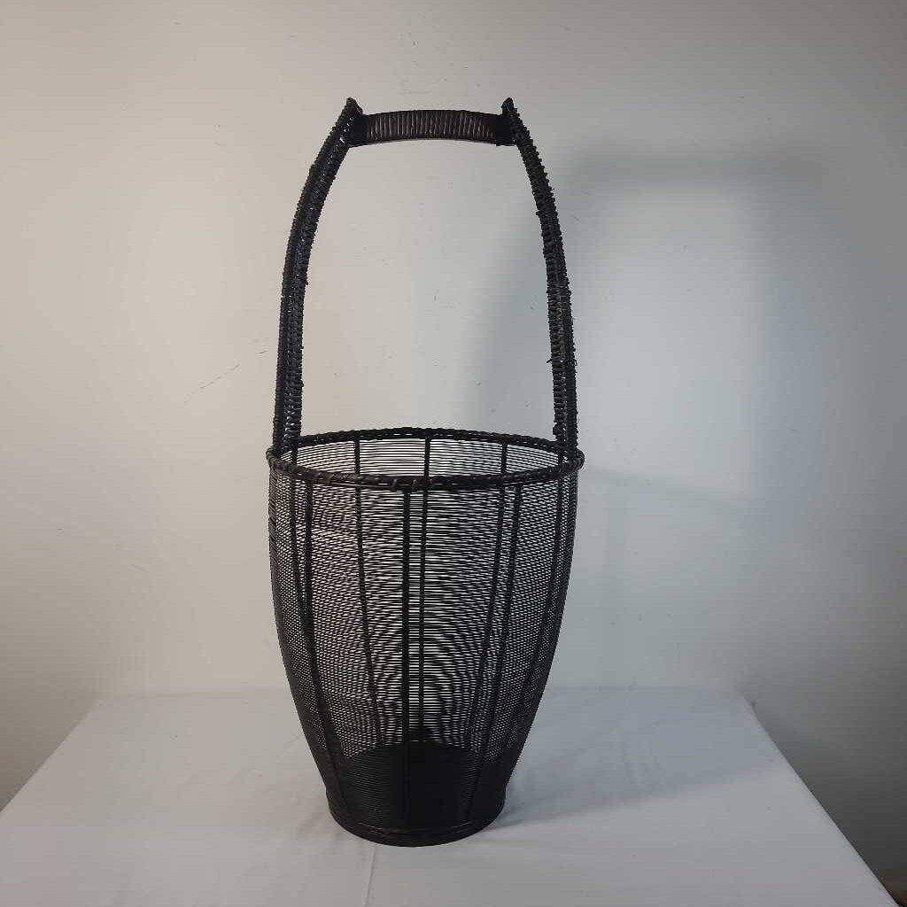 TALL WIRE BASKET