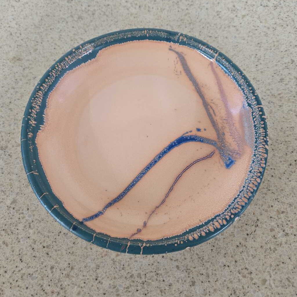 GREEN/PEACH POTTERY SERVING DISH