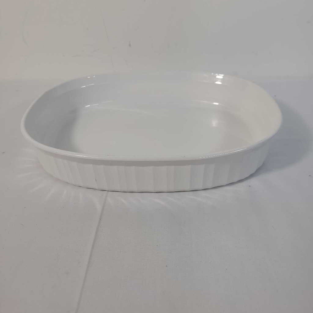 CORNINGWARE FRENCH WHITE CASSEROLE DISH