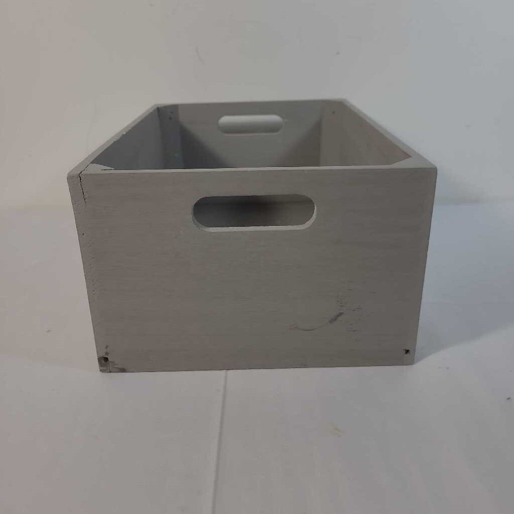 GREY PLAID BOX