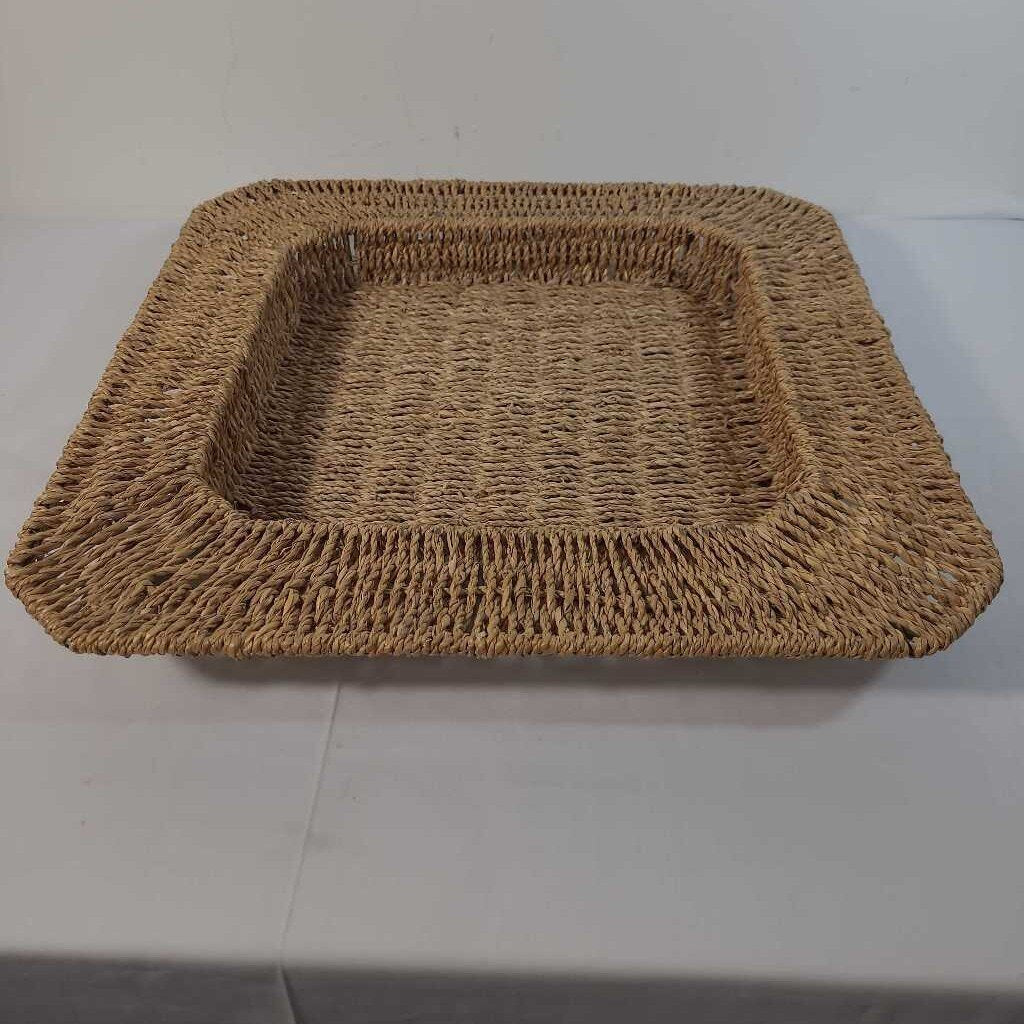 WICKER TRAY