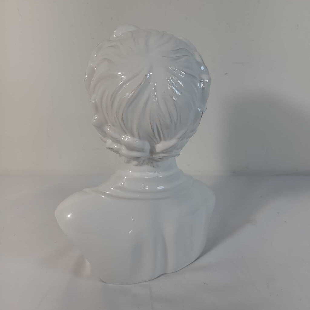WHITE BUST - MAN