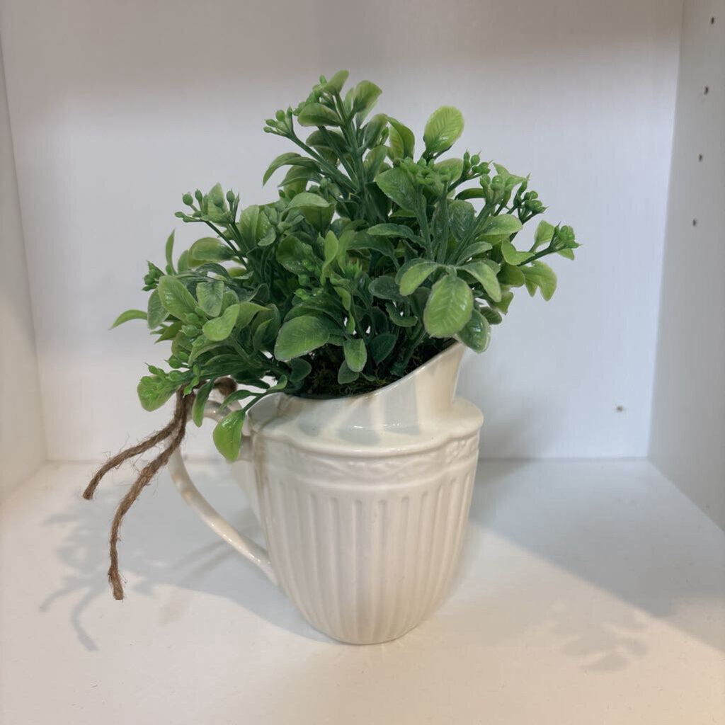 Ribbed Creamer with Greenery