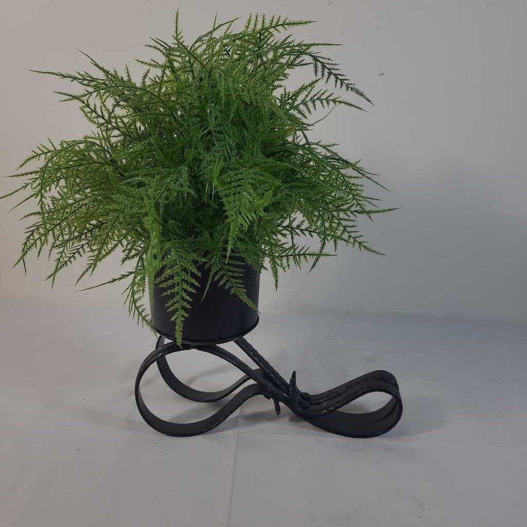 FAUX FERN IN BLACK POT