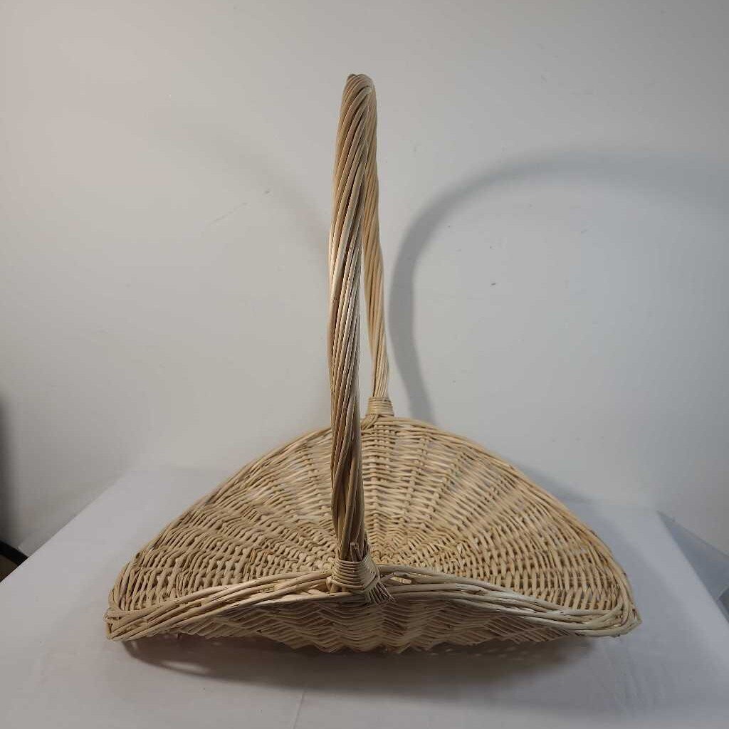 GATHERING BASKET