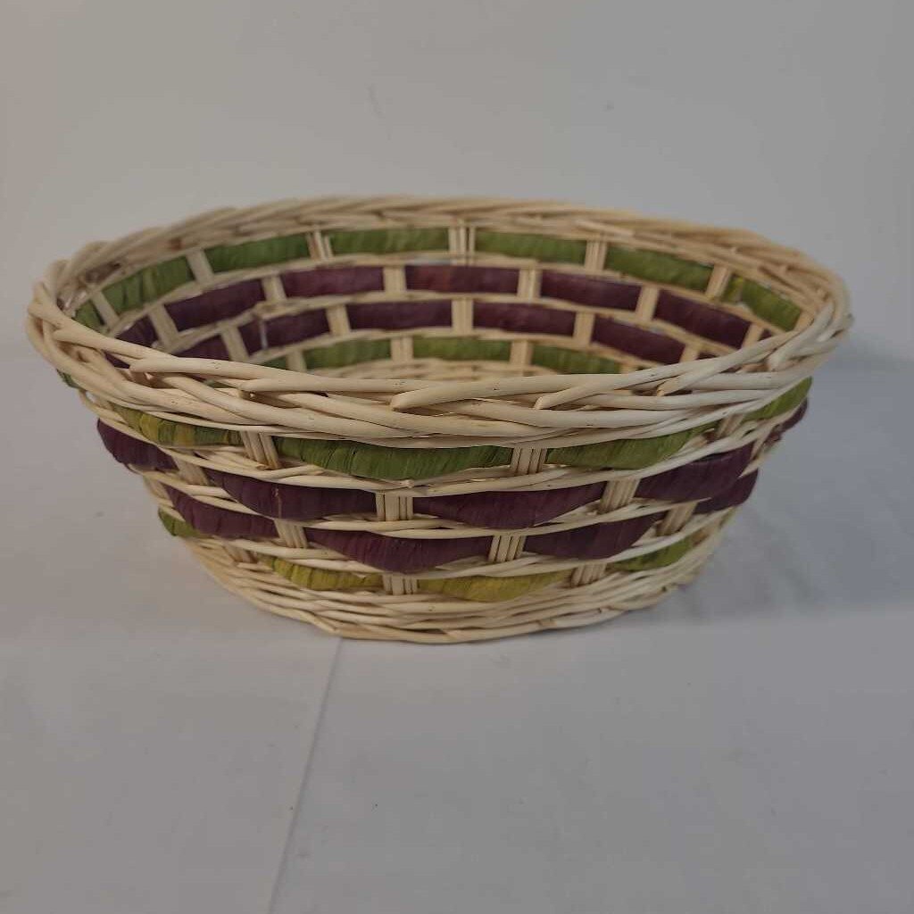 ROUND BURGUNDY & GREEN STRIPE BASKET
