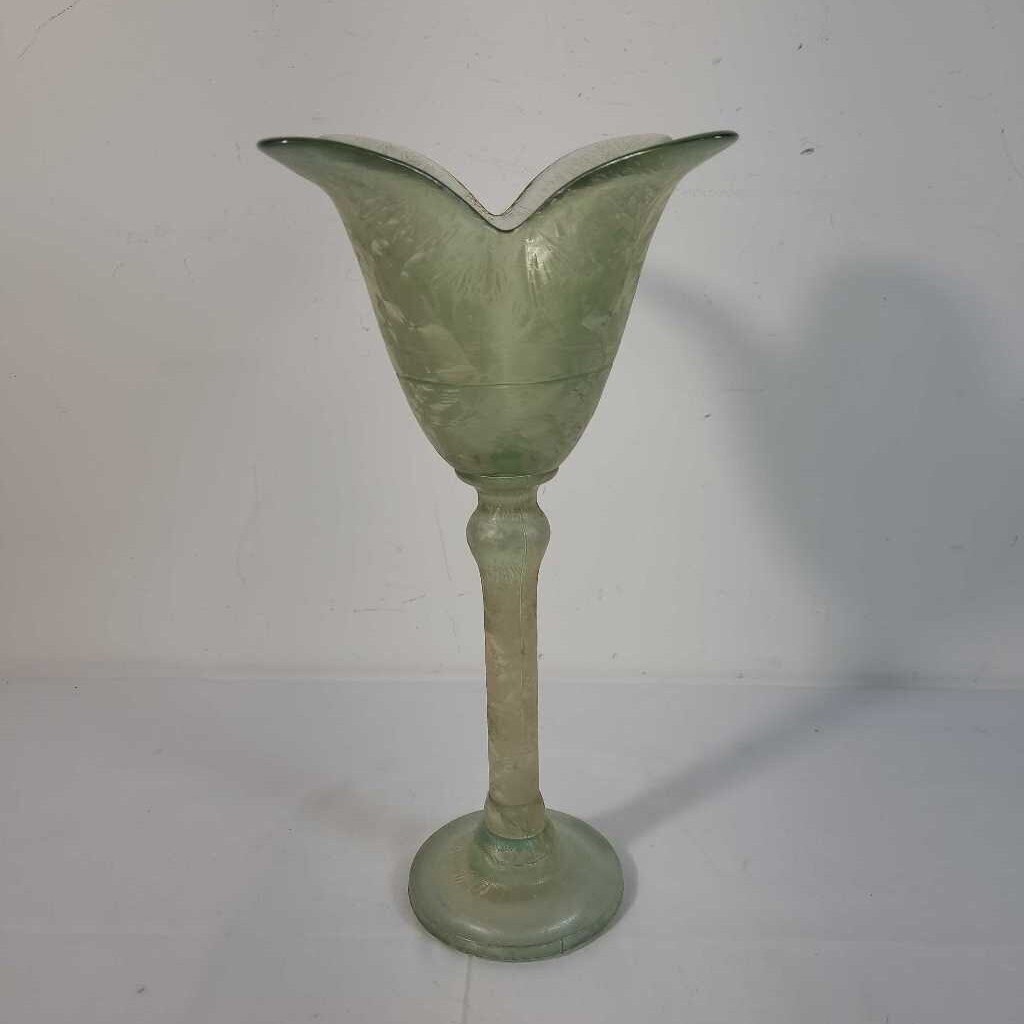 TULIP CANDLE HOLDER
