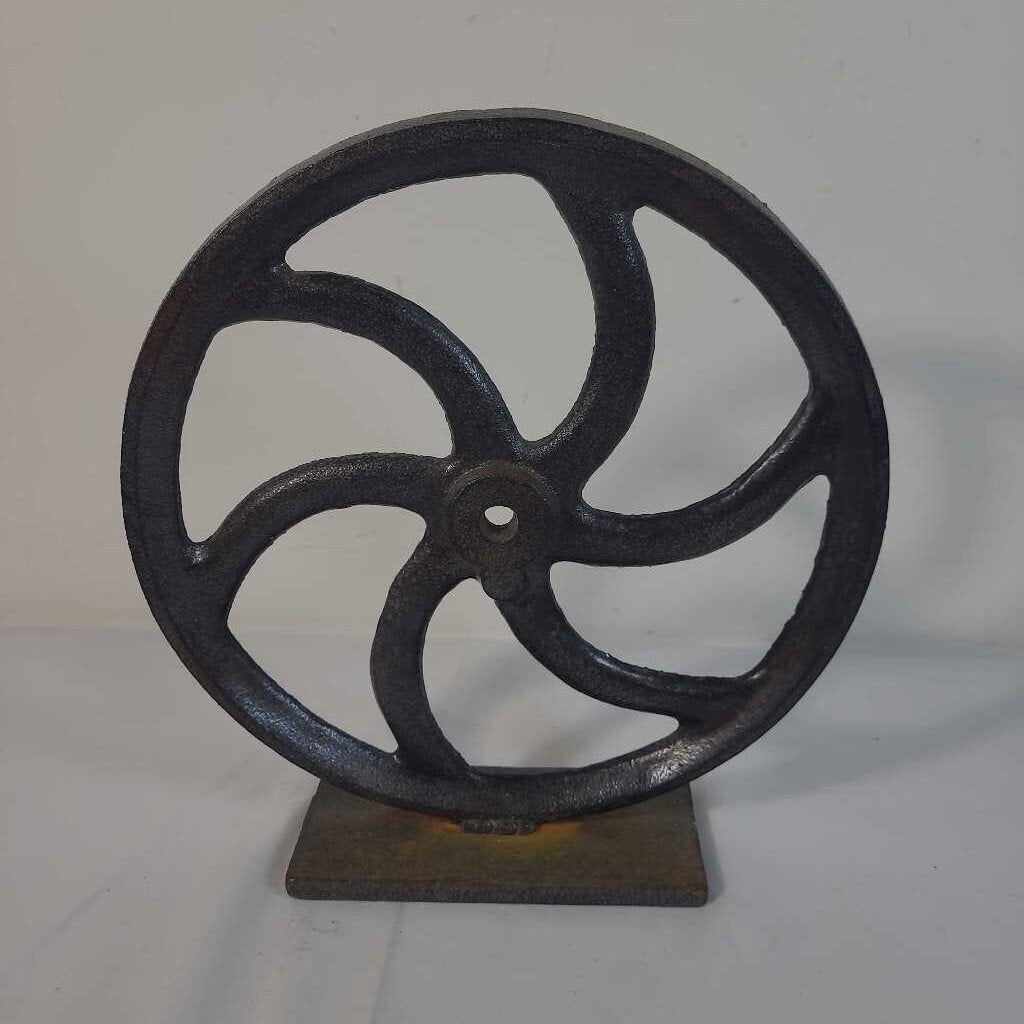 LG DECORATIVE METAL ROUND ON STAND
