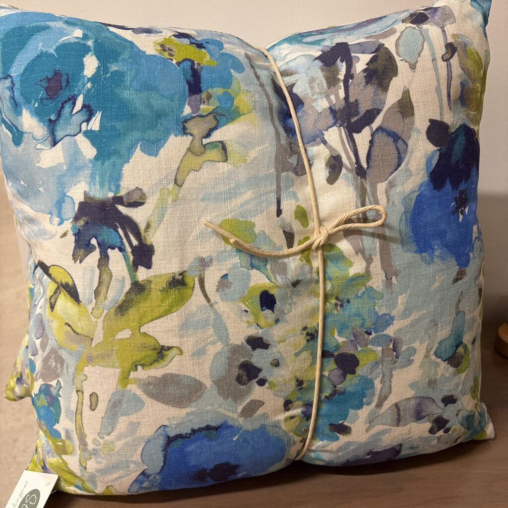 Coastal Garden 22"x 22" Feather Insert Price for 2