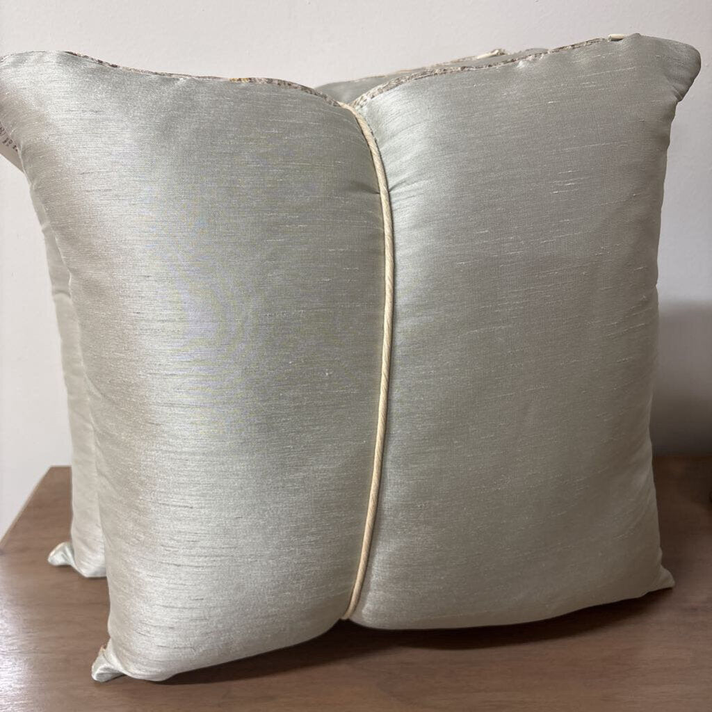 Henna Mango 18"x 18" Polyfill Insert Price for 2