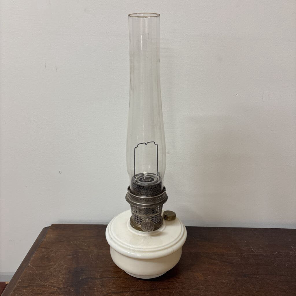 ALADDIN OIL LAMP 1930-40'S WHITE MOONSTONE MILK GLASS BASE