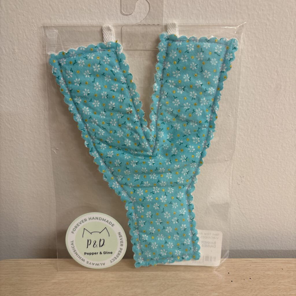 BANNER LETTER - "Y" AQUA DAISIES