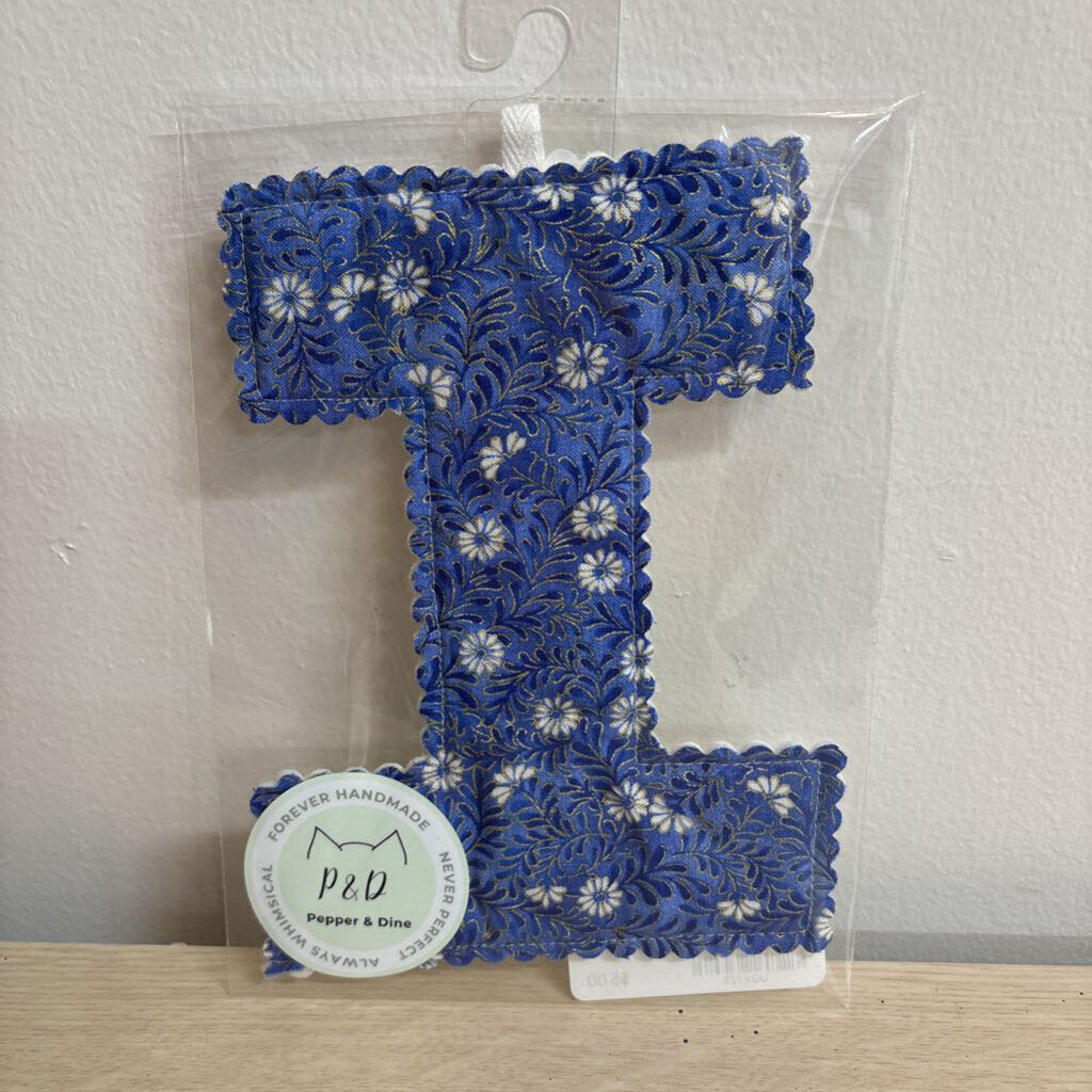 BANNER LETTER - "I" BLUE DASIES