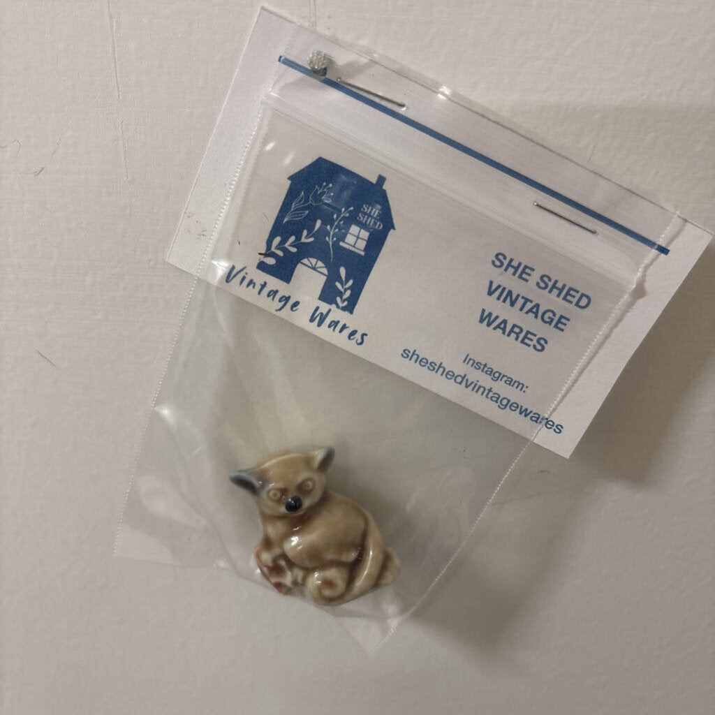 BUSH BABY RED ROSE COLLECTIBLES WADE WHIMSIES FIGURINES 1960'S-1970'S