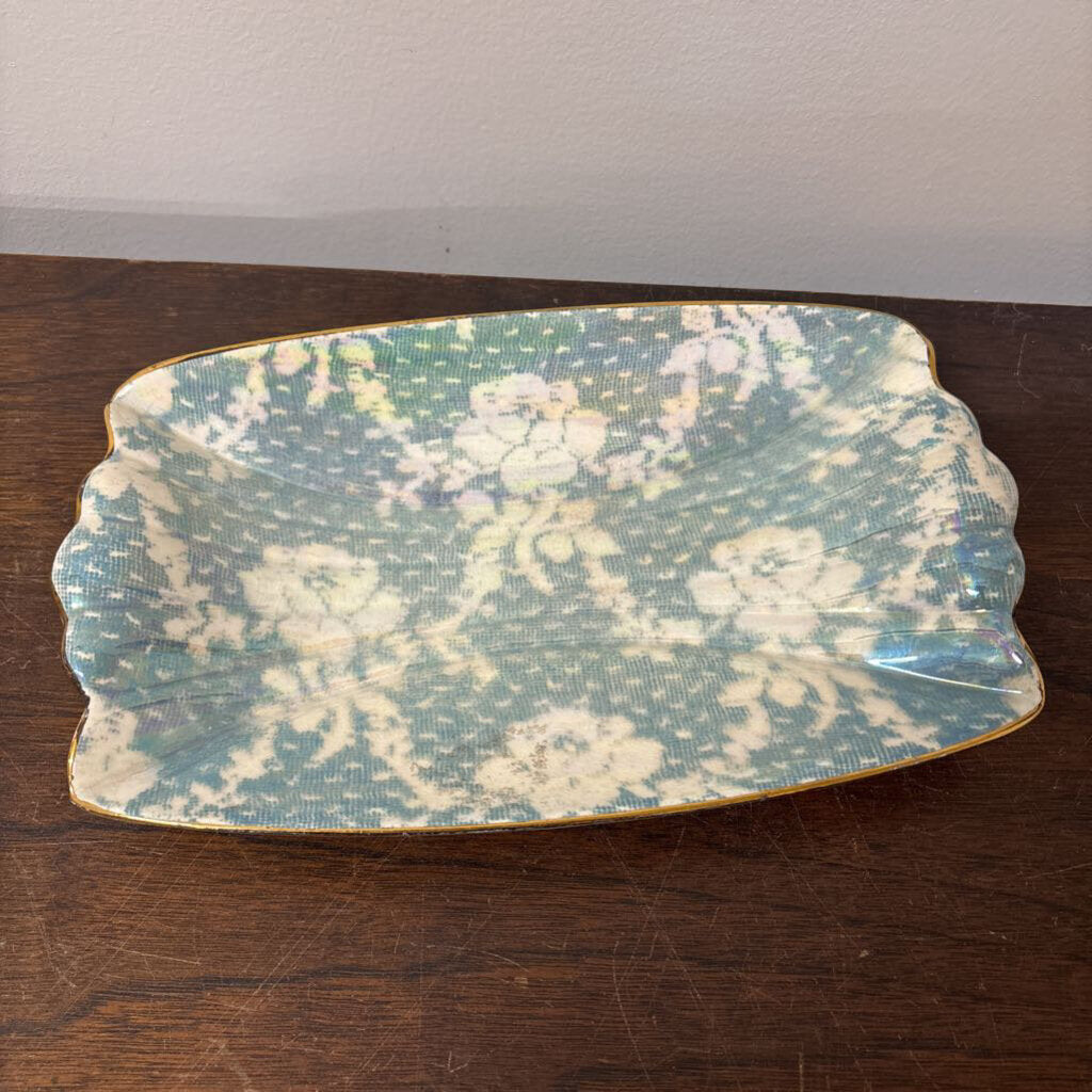 BISCUIT OR SANDWICH TRAY BLUE BROCADE PATTERN ENGLAND 1934 ONWARD HIGHLY COLLECTIBLE PATTERN